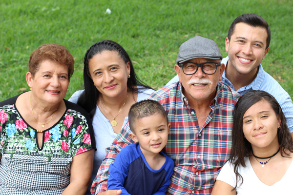 Abogado de Tarjeta Verde basado en Familia
